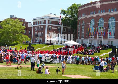 Studenten, die sich einreichen, um Diplome an der Wesleyan University Graduation Middletown Conneticut USA zu erhalten, um Mai 2015 Stockfoto