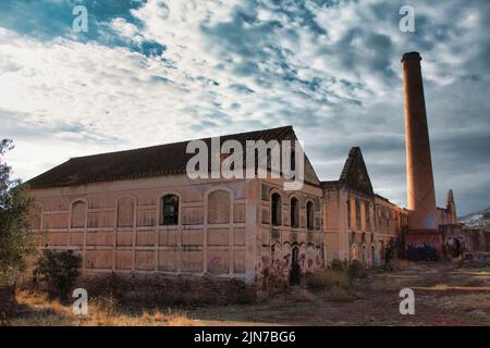 Die Ruinen der Zuckerfabrik San Joaquín, einer verlassenen Zuckerfabrik zwischen Nerja und Maro in Südspanien. Stockfoto