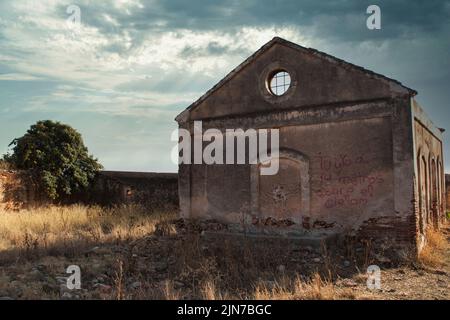 Die Ruinen der Zuckerfabrik San Joaquín, einer verlassenen Zuckerfabrik zwischen Nerja und Maro in Südspanien. Stockfoto