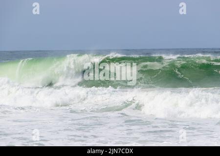 Wellen Sie am Rudder Beach an der Codaba in Rio de Janeiro Stockfoto