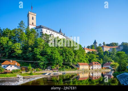 Burg Rozmberk über der Moldau Stockfoto