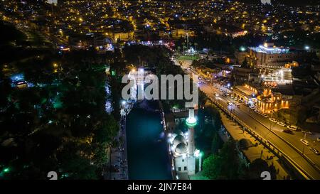 Luftaufnahme von Sanliurfa in der Nacht Stockfoto