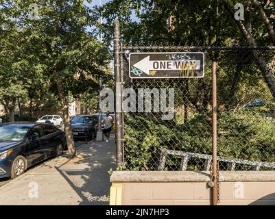 One Way in Chelsea in New York am Donnerstag, 4. August 2022. (© Richard B. Levine) Stockfoto