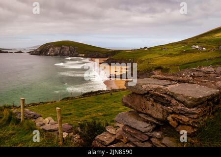 Slea Head auf der Halbinsel Dingle in Irland mit Dunmore Head. Stockfoto