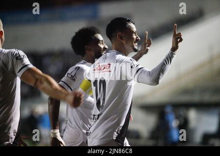 Campinas, Brasilien. 09. August 2022. SP - Campinas - 09/08/2022 - BRASILEIRO SERIE B 2022 PONTE PRETA X VASCO - Lucca jogador do Ponte Preta comemora deu gol durante partida contra o Vasco no estadio Moises Lucarelli pelo campeonato Brasileiro B 2022. Foto: Rogerio /Sipa USA Kredit: SIPA USA/Alamy Live News Stockfoto