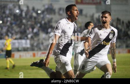 Campinas, Brasilien. 09. August 2022. SP - Campinas - 09/08/2022 - BRASILEIRO SERIE B 2022 PONTE PRETA X VASCO - Fessin jogador do Ponte Preta comemora deu gol durante partida contra o Vasco no estadio Moises Lucarelli pelo campeonato Brasileiro B 2022. Foto: Rogerio Capela/AGIF/Sipa USA Quelle: SIPA USA/Alamy Live News Stockfoto