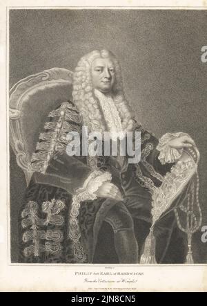 Philip Yorke, 1. Earl of Hardwicke, 1690-1764. Trägt eine Perücke in Pulverform und die zeremoniellen Roben des Kanzlers. Aus der Sammlung in Wimple. Philip, erster Earl of Hardwicke. Kupferstich von Edward Harding nach dem Gemälde von William Hoare aus dem britischen Kabinett von John Adolphus, mit Porträts illustrer Persönlichkeiten, gedruckt von T. Bensley für E. Harding, 98 Pall Mall, London, 1800. Stockfoto