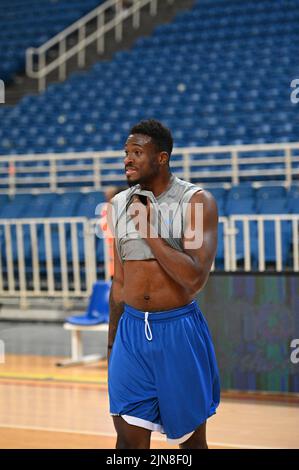 THANASIS ANTETOKOUNMPO #43 des griechischen Basketballteams reagierte während des Freundschaftsspiel zwischen der griechischen Nationalmannschaft und der spanischen Nationalmannschaft bei O Stockfoto