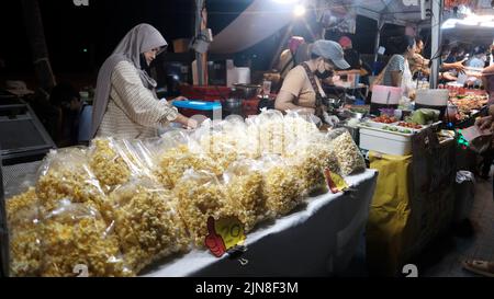 PATTAYA MUSIC FESTIVAL 2022 Pop Corn Verkäufer Eröffnung Wochenende Karneval 6. August 7 Stockfoto