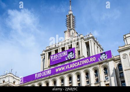 Bukarest, Rumänien - 15. Mai 2021: Das Hauptgebäude des Panoramas des Hauses der Freien Presse (Casa Presei Libere) im Stil des sowjetischen sozialistischen Reals Stockfoto