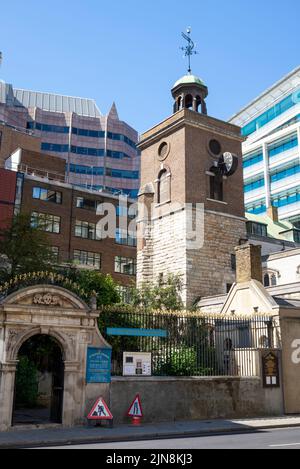 St Olave Church, Hart Street, eine Kirche der englischen Kirche in City of London, an der Ecke Hart Street & Seething Lane in der Nähe der Fenchurch Street Stockfoto