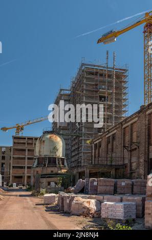 Restaurierung und Umbau Restaurierung eines alten Fabrikstandortes in Wohnungen Stockfoto