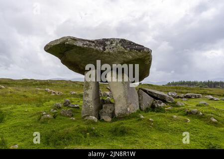 Ein Blick auf die Kilclooney Dolmen in der Grafschaft Donegal in Irland Stockfoto