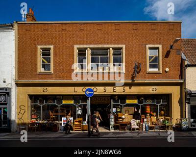 Norwich Shopping Loses Emporium - Loses Antique and Bric a Brac Store auf Magdalen St Norwich. Das größte Sammlerstücke- und Antiquitätengeschäft in Norwich. Stockfoto