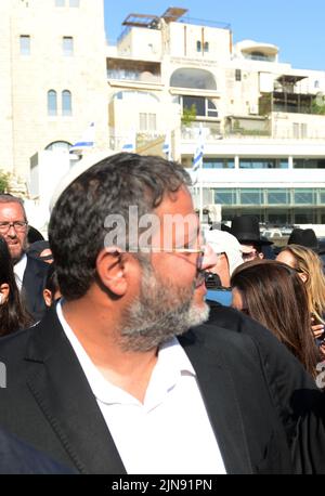 Itamar Ben Gvir, israelischer rechter Anführer der Otzma Yehudit-Partei, auf dem Weg zum Tempelberg während der Tisha-B'AV-Gebete in Jerusalem, Israel. Stockfoto