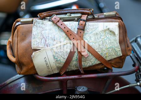 Alte Karte im Vintage Bag Stockfoto