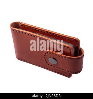 Luxus Craft Visitenkartenhalter Etui aus Leder. Braune Lederbox für Karten isoliert auf weißem Hintergrund. Stockfoto