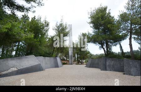 Das Denkmal der Heldensäule am Yad Vashem Holocaust-Denkmal in Jerusalem, Israel. Stockfoto