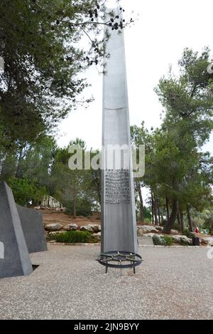 Das Denkmal der Heldensäule am Yad Vashem Holocaust-Denkmal in Jerusalem, Israel. Stockfoto