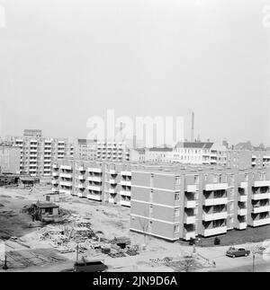 Original-Bildunterschrift: Im Hansaviertel-Nord sind die letzten Lücken geschlossen und die letzten Baugeräte werden auch in den nächsten Tägen fallen, Berlin, Deutschland 1961. Stockfoto