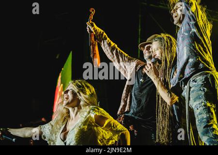 Flumserberg, Schweiz. 29., Juli 2022. Die schwedische Gruppe Rednex gibt während der "die Mega 90s Party" ein Live-Konzert im Rahmen des Flumserberg Open Air 2022. (Foto: Gonzales Photo - Tilman Jentzsch). Stockfoto