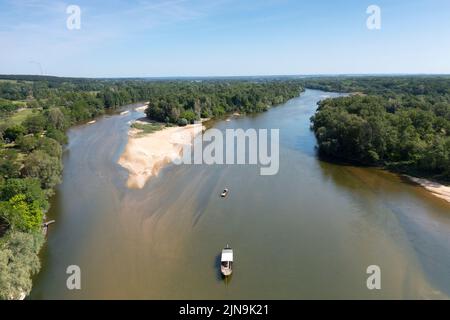 Frankreich, Cher, Berry, Sancerrois Region, Saint Satur, Loire und Ile eine konstante, konstante Insel (Luftaufnahme) // Frankreich, Cher (18), Berry, région Stockfoto
