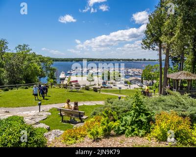 Harbor View Park mit Blick auf den Yachthafen und Lake Michigan in Egg Harbor in Door County Wisconsin USA Stockfoto