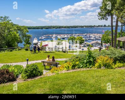 Harbor View Park mit Blick auf den Yachthafen und Lake Michigan in Egg Harbor in Door County Wisconsin USA Stockfoto