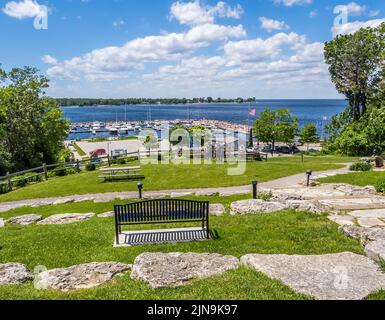 Harbor View Park mit Blick auf den Yachthafen und Lake Michigan in Egg Harbor in Door County Wisconsin USA Stockfoto