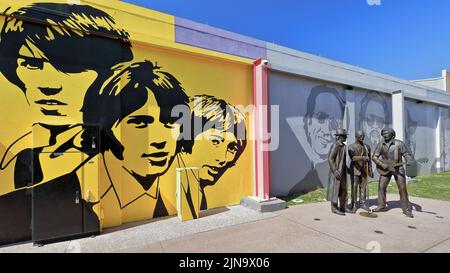 113 das Bienengees-Wandbild und Statuen der Brüder Gibb. Redcliffe-Australien. Stockfoto