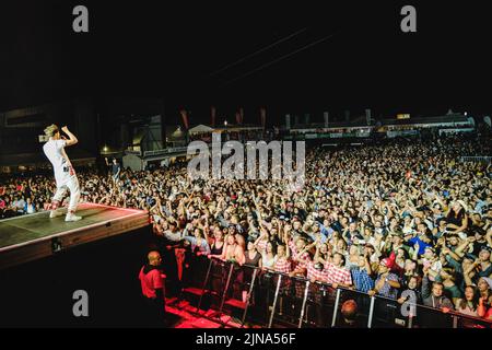 Flumserberg, Schweiz. 01., August 2022. Die Schweizer Schlagerband Stubete Gäng spielt ein Live-Konzert während der Großen Schlagerparty im Rahmen des Flumserberg Open Air 2022. (Foto: Gonzales Photo - Tilman Jentzsch). Stockfoto