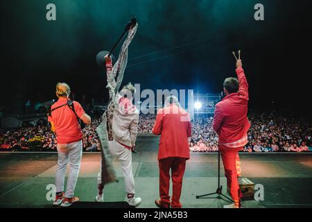 Flumserberg, Schweiz. 01., August 2022. Die Schweizer Schlagerband Stubete Gäng spielt ein Live-Konzert während der Großen Schlagerparty im Rahmen des Flumserberg Open Air 2022. (Foto: Gonzales Photo - Tilman Jentzsch). Stockfoto