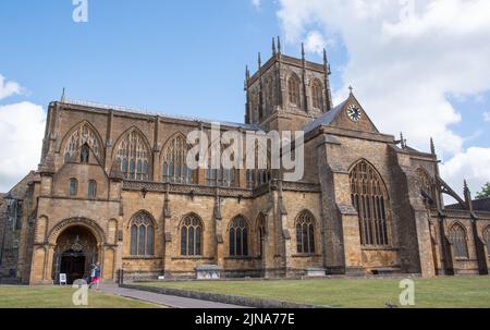 Sherborne Abbey von Süden aus gesehen Stockfoto