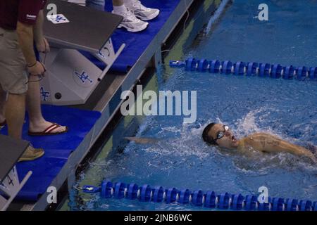 Das Team Navy-Coast Guard schwimmt bei den Warrior Games 2012 120505 um Gold Stockfoto