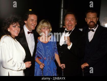 Mary Miller, Roger Miller, Roy Clark, Glen Campbell und Kim Woolen bei den Annual Academy of Country Music Awards 20. 06. Mai 1985 Quelle: Ralph Dominguez/MediaPunch Stockfoto