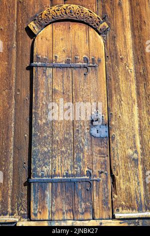 Alte Stabkirche Lom Holzschloss geschlossen, Norwegen, Skandinavien Stockfoto