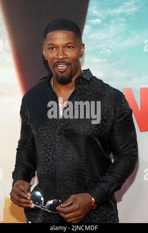 Los Angeles, Ca. 10. August 2022. Jamie Foxx bei der Weltpremiere von Day Shift am 10. August 2022 im Regal LA Live in Los Angeles, Kalifornien. Quelle: Saye Sadou/Media Punch/Alamy Live News Stockfoto