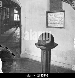 Die Bombe Font St. Columbs Kathedrale in Derry City Stockfoto