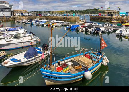 Boote im Hafen von Falmouth, Cornwall, England. Stockfoto