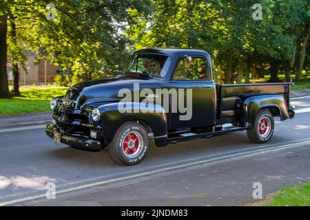 1954, 50s, 50er Chevrolet GMC. 6600cc Chevvy; Oldtimer auf der Lytham Hall Summer Classic Car & Motorcycle Show 13., einem Classic Vintage Collectible Transport Festival. Stockfoto