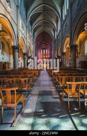 Innenansicht der Saint Martin Kirche in der Altstadt von Pau, Frankreich Stockfoto