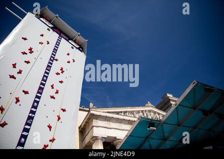 München, Deutschland. 11. August 2022. München, im August 11. 2022: Speedkletterturm für Sportklettern am Königsplatz bei den Münchner Europameisterschaften 2022 in München (Liam Asman/SPP) Quelle: SPP Sport Pressefoto. /Alamy Live News Stockfoto