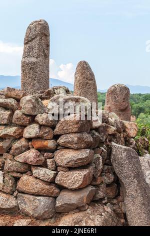 Menhire. Prähistorischen Statuen in Filitosa, Megalithen in Korsika, Frankreich Stockfoto