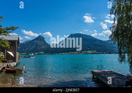 Blick von St. Gilgen ein Dorf am Wolfgangsee im österreichischen Bundesland Salzburg, im Salzkammergut. Österreich Stockfoto