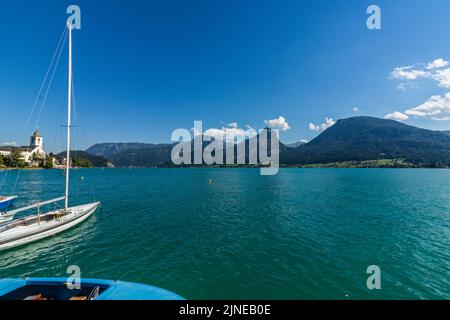 Blick von St. Gilgen ein Dorf am Wolfgangsee im österreichischen Bundesland Salzburg, im Salzkammergut. Österreich Stockfoto