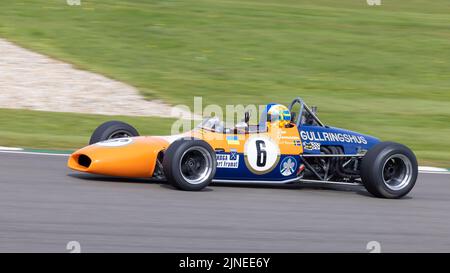 1970 Brabham-Ford BT28 Formel-3-Rennfahrer mit Fahrer Leif Bosson beim Derek Bell Cup-Rennen beim 79. Members Meeting in Goodwood, Sussex, Großbritannien. Stockfoto