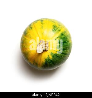 Gelber und grüner Kürbis isoliert auf weißem Hintergrund. Food-Fotografie. Halloween-Konzept. Draufsicht. Teil des Satzes verschiedene Arten von Kürbissen. Stockfoto