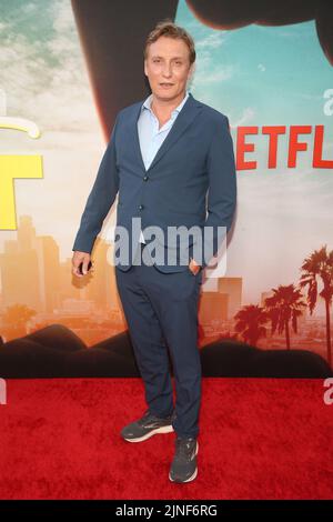 Los Angeles, Ca. 10. August 2022. Oliver Masucci, bei der Weltpremiere von Day Shift am 10. August 2022 im Regal LA Live in Los Angeles, Kalifornien. Quelle: Saye Sadou/Media Punch/Alamy Live News Stockfoto