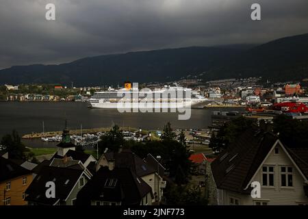 Cruise Liner, Costa Fortuna, Bergen, Norwegen Stockfoto