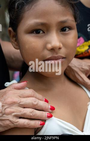 Die Riberenos im peruanischen Amazonas sind ein glückliches Volk, das am Rande extremer Armut gedeiht Stockfoto